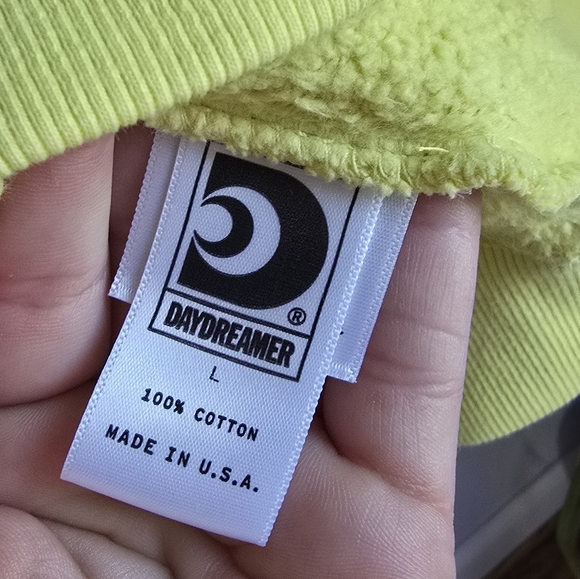 Daydreamer New Here Comes the Rolling Stones Crew Yellow Sweatshirt SZ Large - Picture 9 of 12